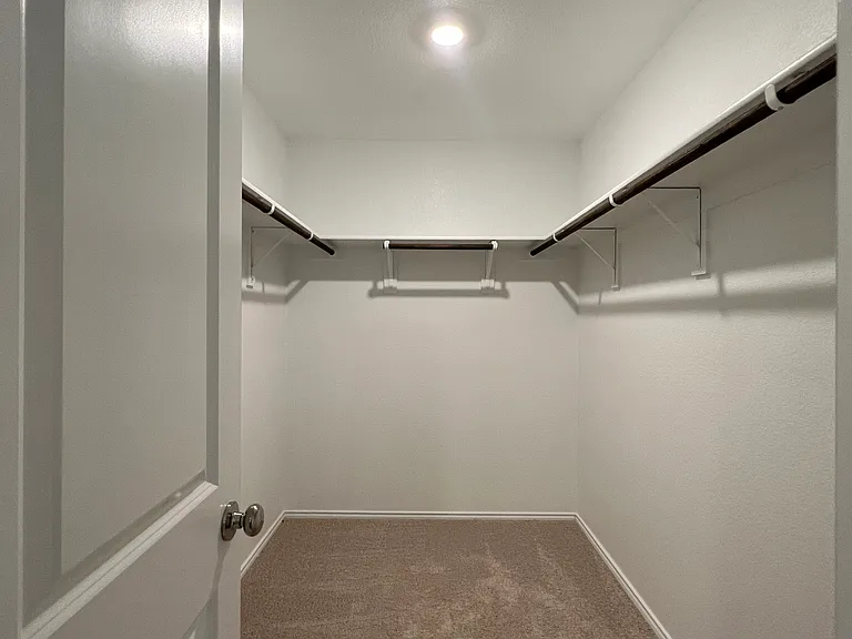 6453 Middlebury Dr — Photo 9
