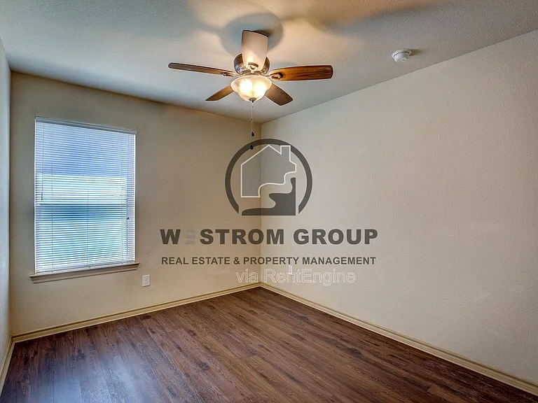 10721 Deauville Dr — Photo 29