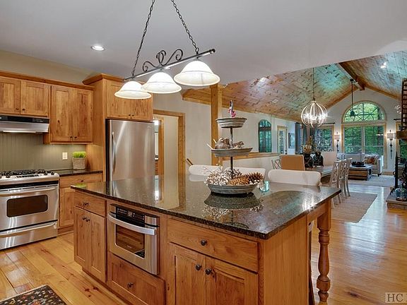 4th image of 39 Red Bud Ct