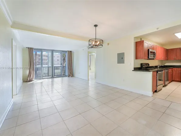 401 69th St APT 200, Miami Beach, FL 33141