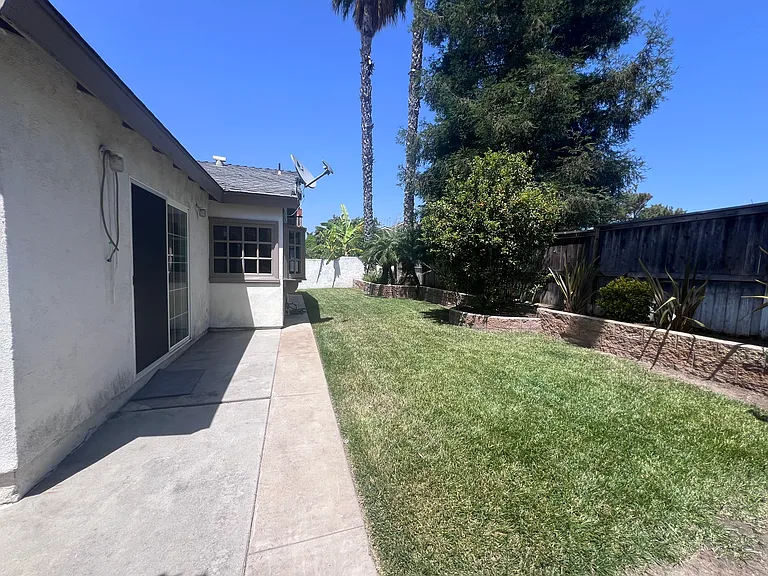 17712 Manchester Ave — Photo 12