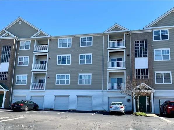 94 Mill St APT 301, Woonsocket, RI 02895