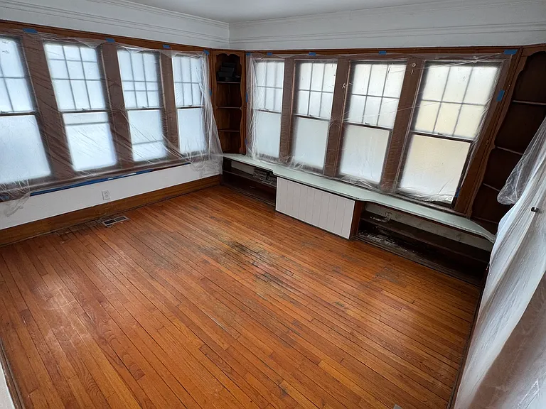 721 Thomson St — Photo 5