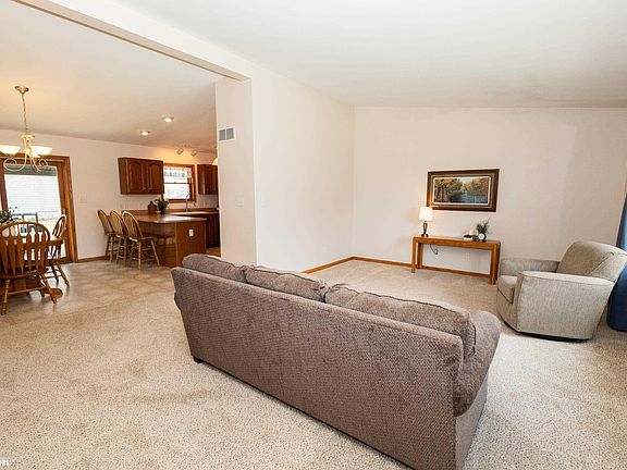 5th image of 825 N 13th St