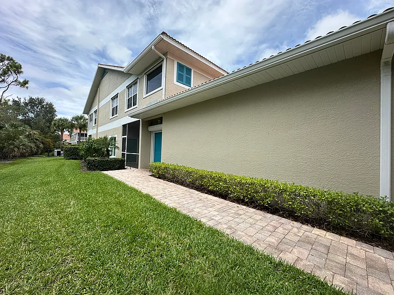 6345 Lexington Ct #201 — Photo 26