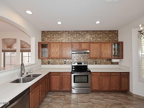 3rd image of 1839 E DONNER Drive