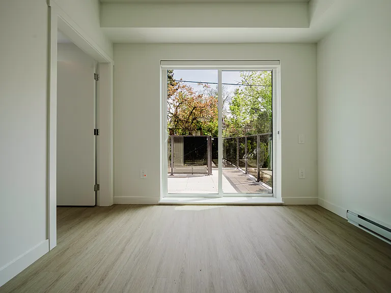 5828 Granville St — Photo 39