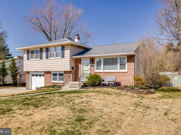 123 E Valleybrook Rd, Cherry Hill, NJ 08034