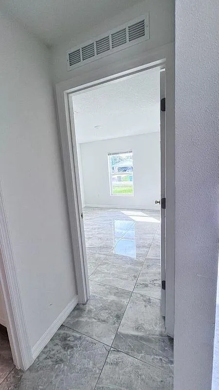 3 bed, 2.0 bath, 1288 sqft, $2,495 — Photo 4