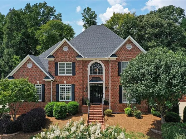 145 Ashbourne Lake Ct, Clemmons, NC 27012