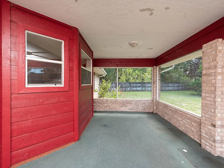 1236 Buffing Cir SE — Photo 2