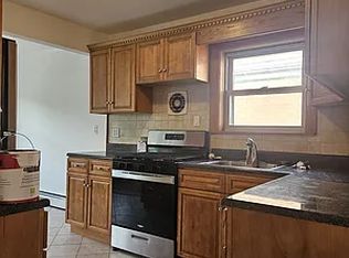 21-16 Hoyt Ave S #2A, Astoria, NY 11102