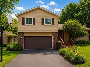 5555 McCue Rd, Holt, MI 48842