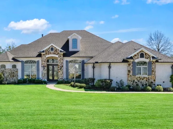 155 Ashbriar Ln, Longview, TX 75605