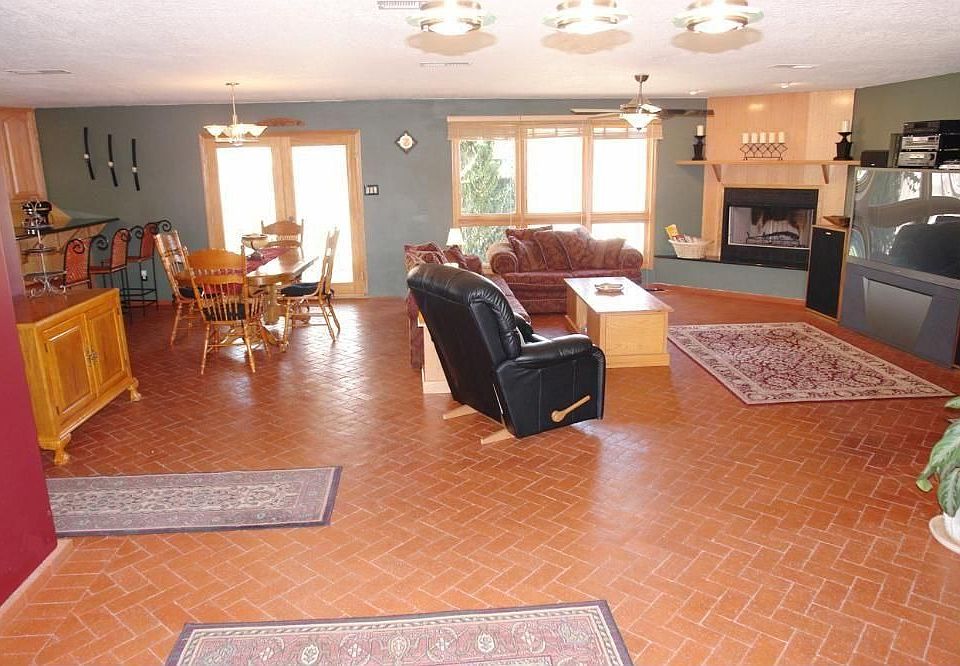 1st image of 5208 Mariposa Dr NW