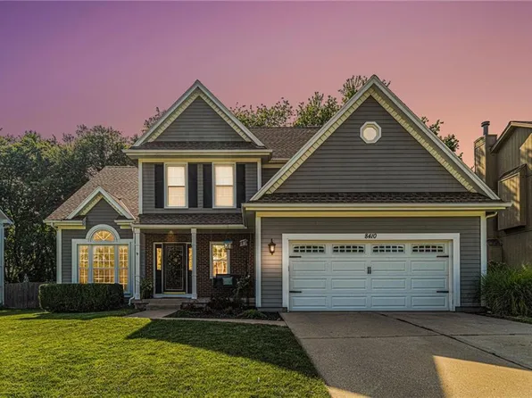 8410 Lakeview Ave, Lenexa, KS 66219