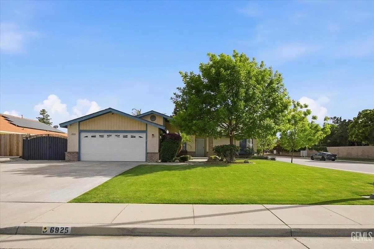 3 bed, 1563 sqft, $2,450 — Photo 1