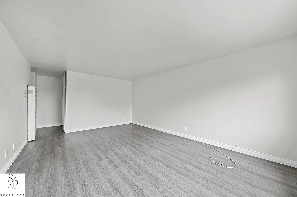 Building Photo - 8102 Alameda St #8104-1/2