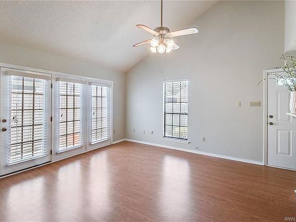 3rd image of 7637 White Oak Dr