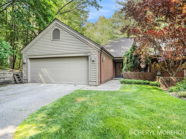 6555 Waybridge Dr SE, Grand Rapids, MI 49546