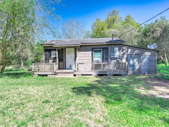 1926 W Sealy St, Alvin, TX 77511