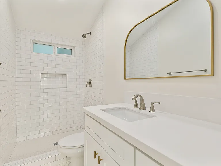 1010 S Tremont St #B — Photo 7