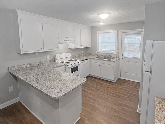 4th image of 6629 Cottonwood Dr #D