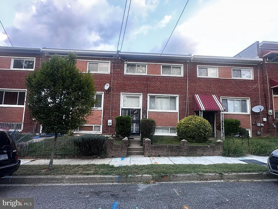1st image of 1326 W St NE