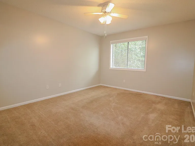 1645 Cedarview Ct — Photo 14