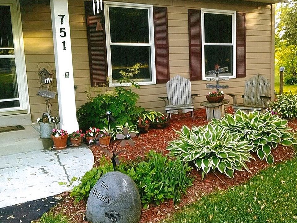 2nd image of 751 Cresthill Ct