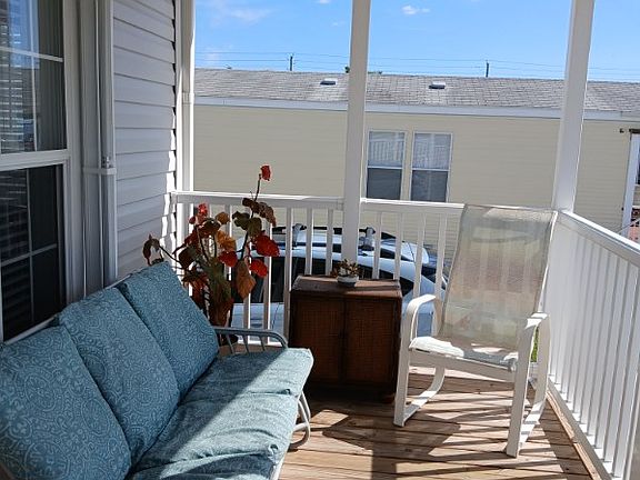 3rd image of 37 Hopetown Rd #37