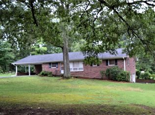 367 Sunset Ln, Thomasville, NC 27360
