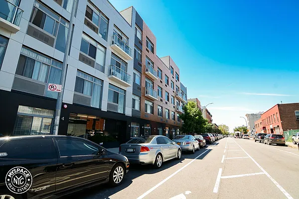 Rented by MySpaceNYC | media 71