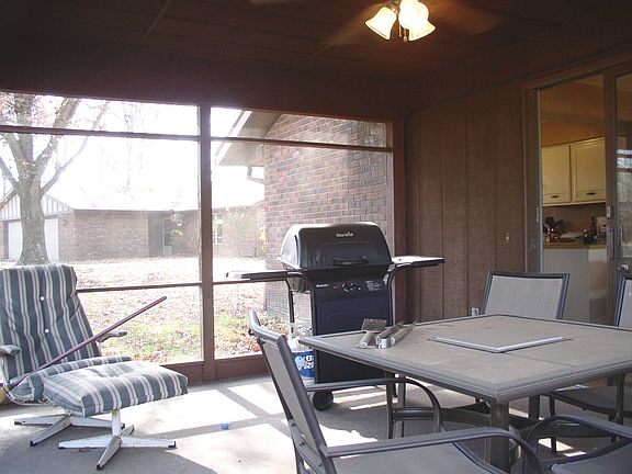 3rd image of 2941 W Sunset Dr
