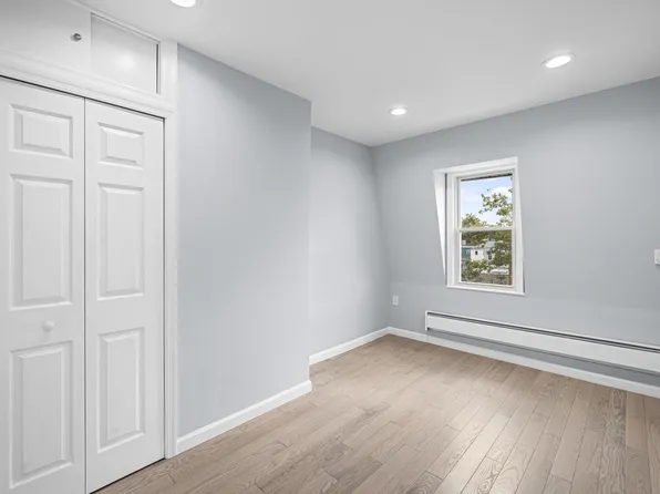 376 Forrest Street image 3 of 7