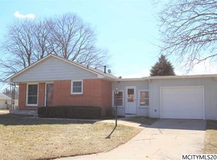 329 22nd St SW, Mason City, IA 50401