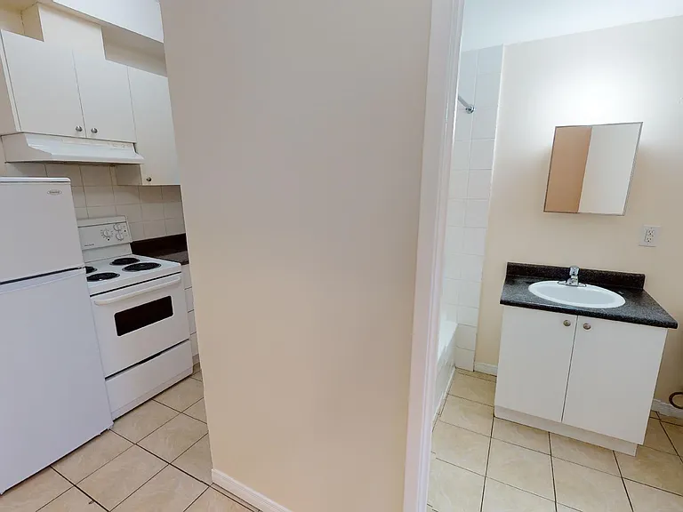 2938 Danforth Ave — Photo 2