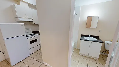 2938 Danforth Ave Photo 1
