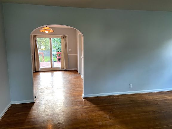 4th image of 1269 Brooke Ave