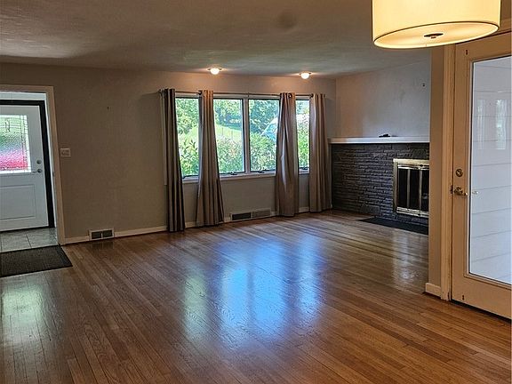 4th image of 320 Scott Ave