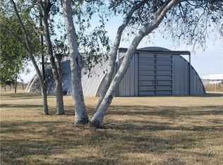 404 S 13th St, Seadrift, TX 77983