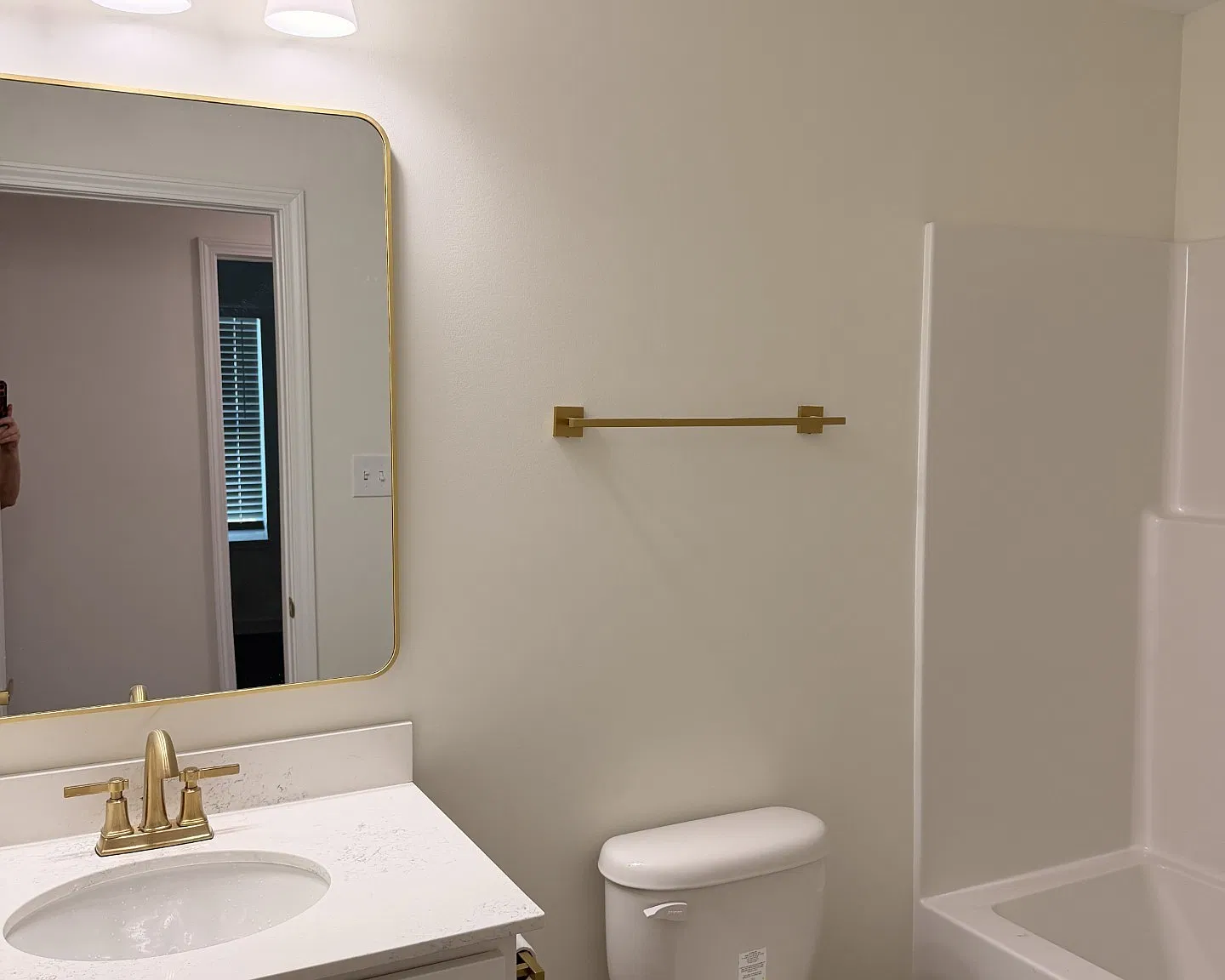 2 bed, 800 sqft, $1,350 — Photo 2