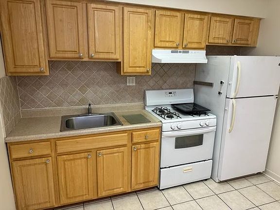 2nd image of 1007 Bergen Blvd #1