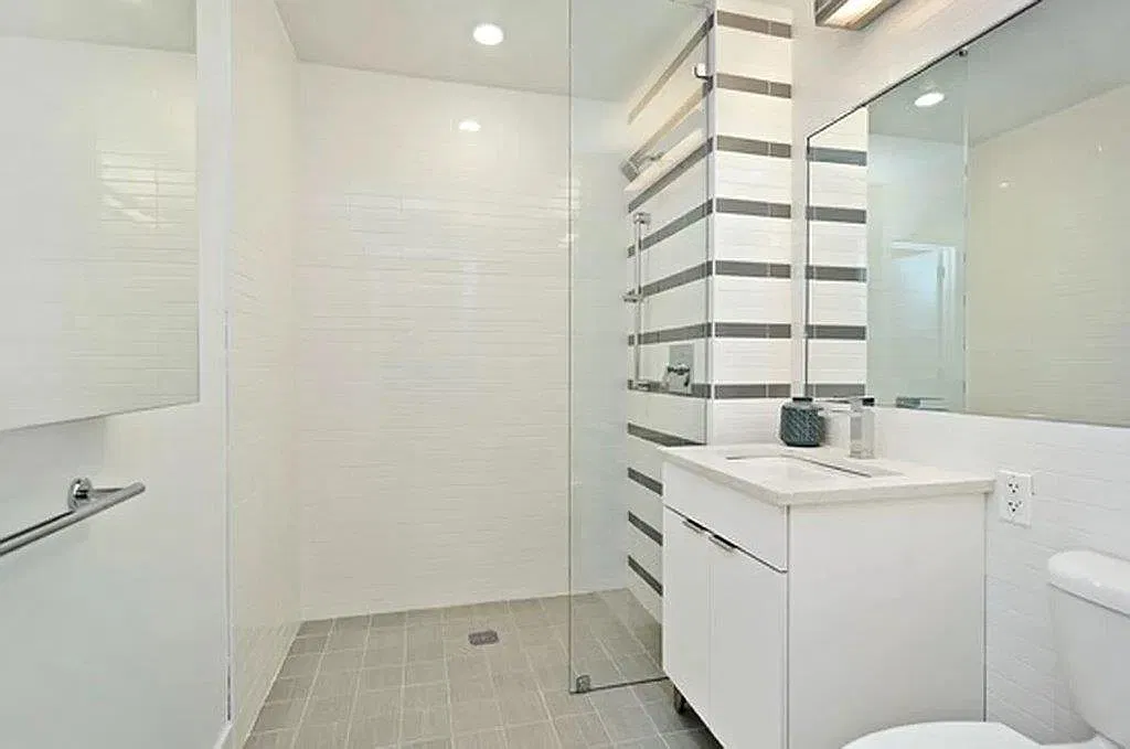 21 East 1st Street — Photo 4