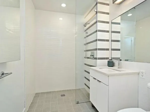 21 East First Street image 3 of 9