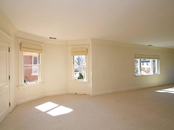 4th image of 3437 Mooney Ave