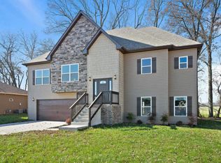 1048 Michaela Cir, Clarksville, TN 37043