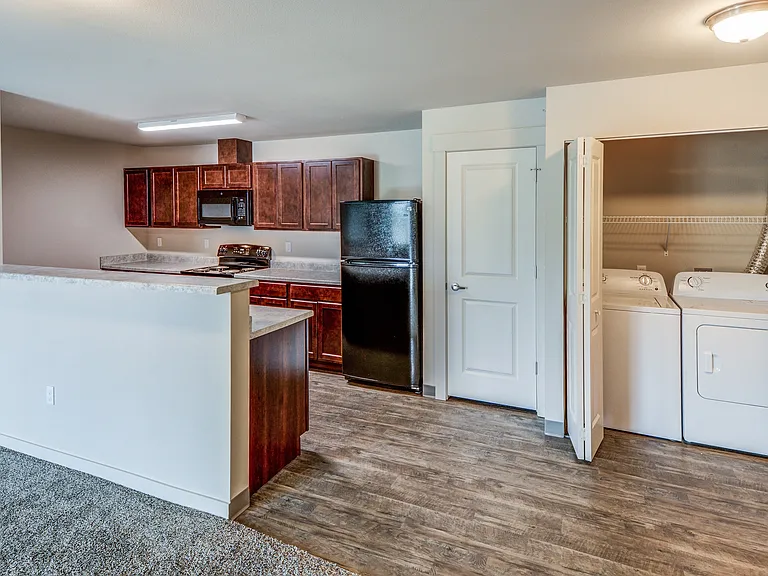 Crossroads Apartments — Photo 23
