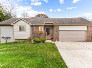 37176 Condor Ct, Westland, MI 48185