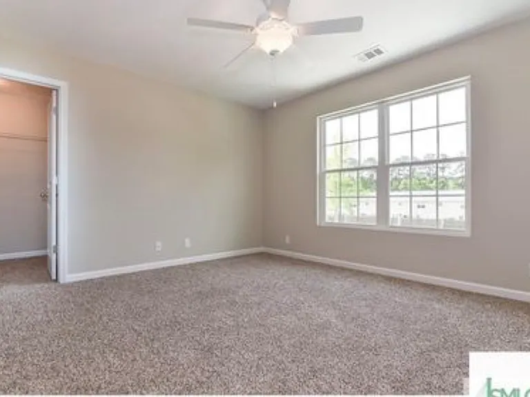 100 Walker Ct — Photo 8